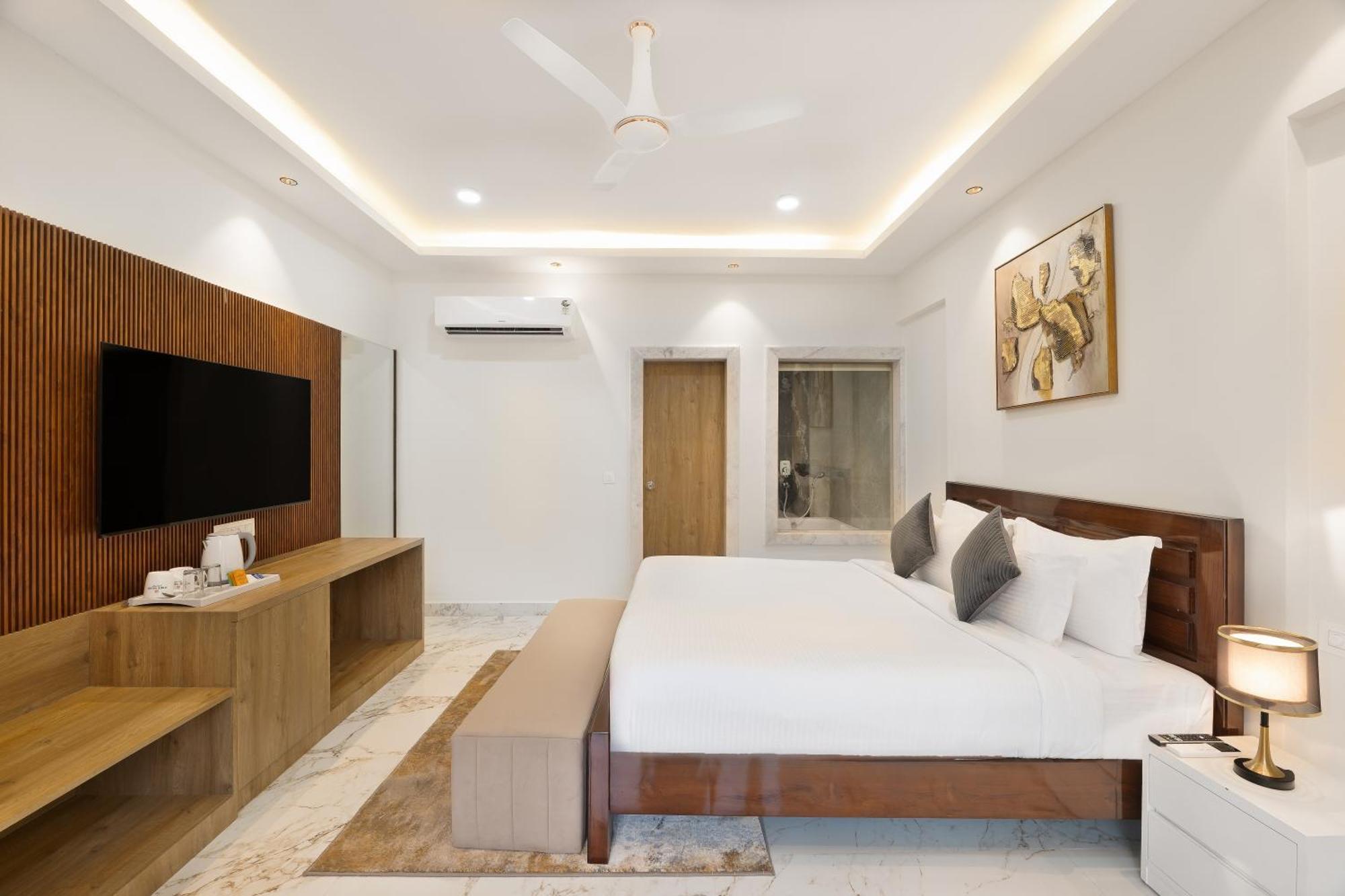 White Wharf Beach Resort Morjim Goa Exterior foto