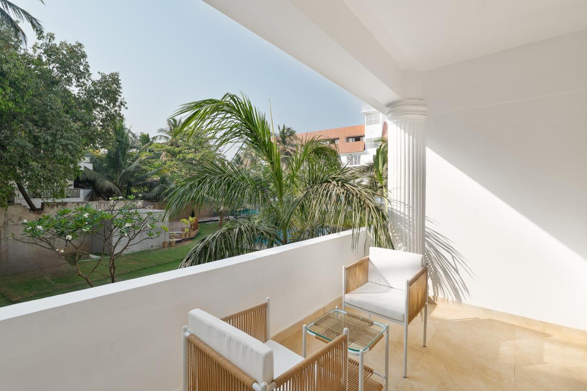 White Wharf Beach Resort Morjim Goa Exterior foto
