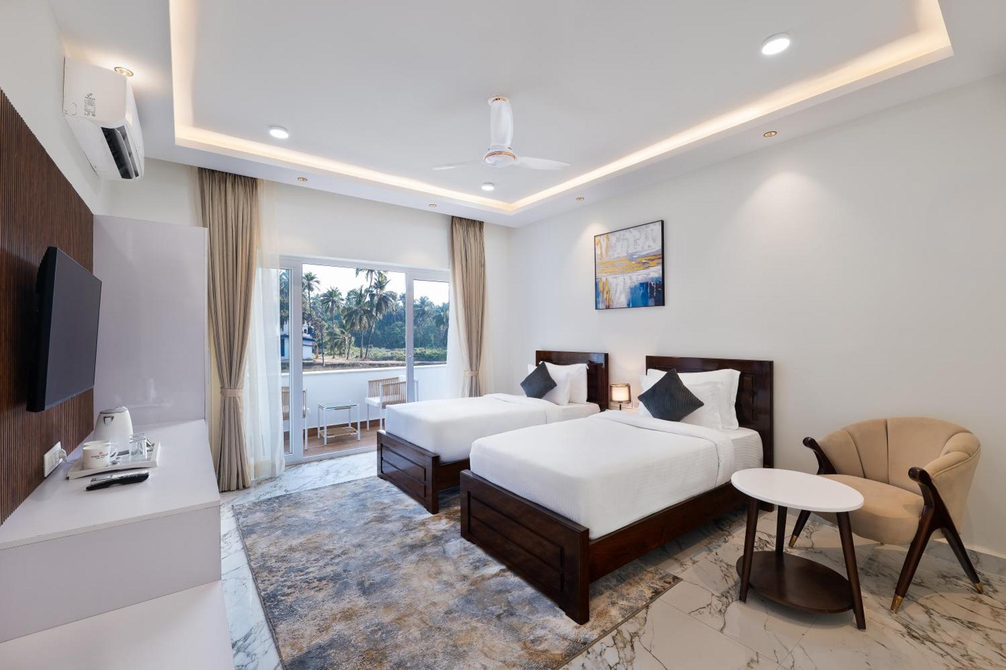 White Wharf Beach Resort Morjim Goa Exterior foto