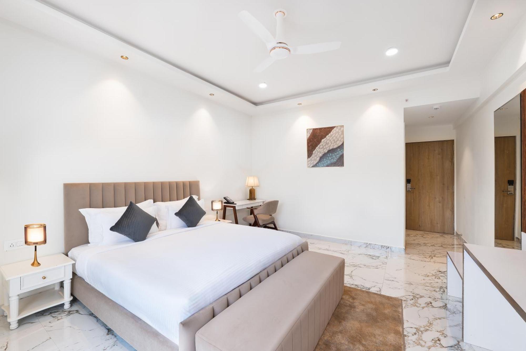 White Wharf Beach Resort Morjim Goa Exterior foto