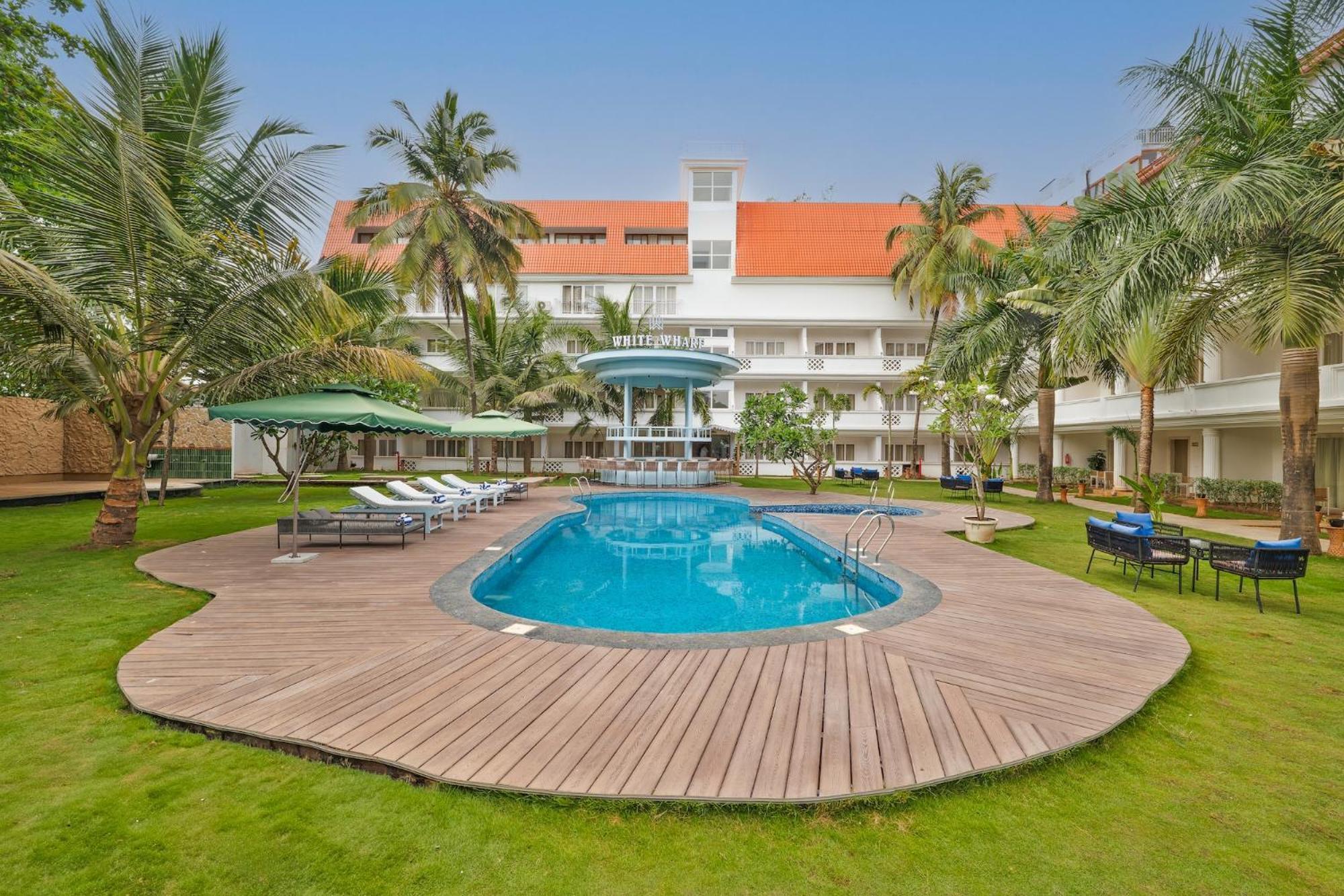 White Wharf Beach Resort Morjim Goa Exterior foto