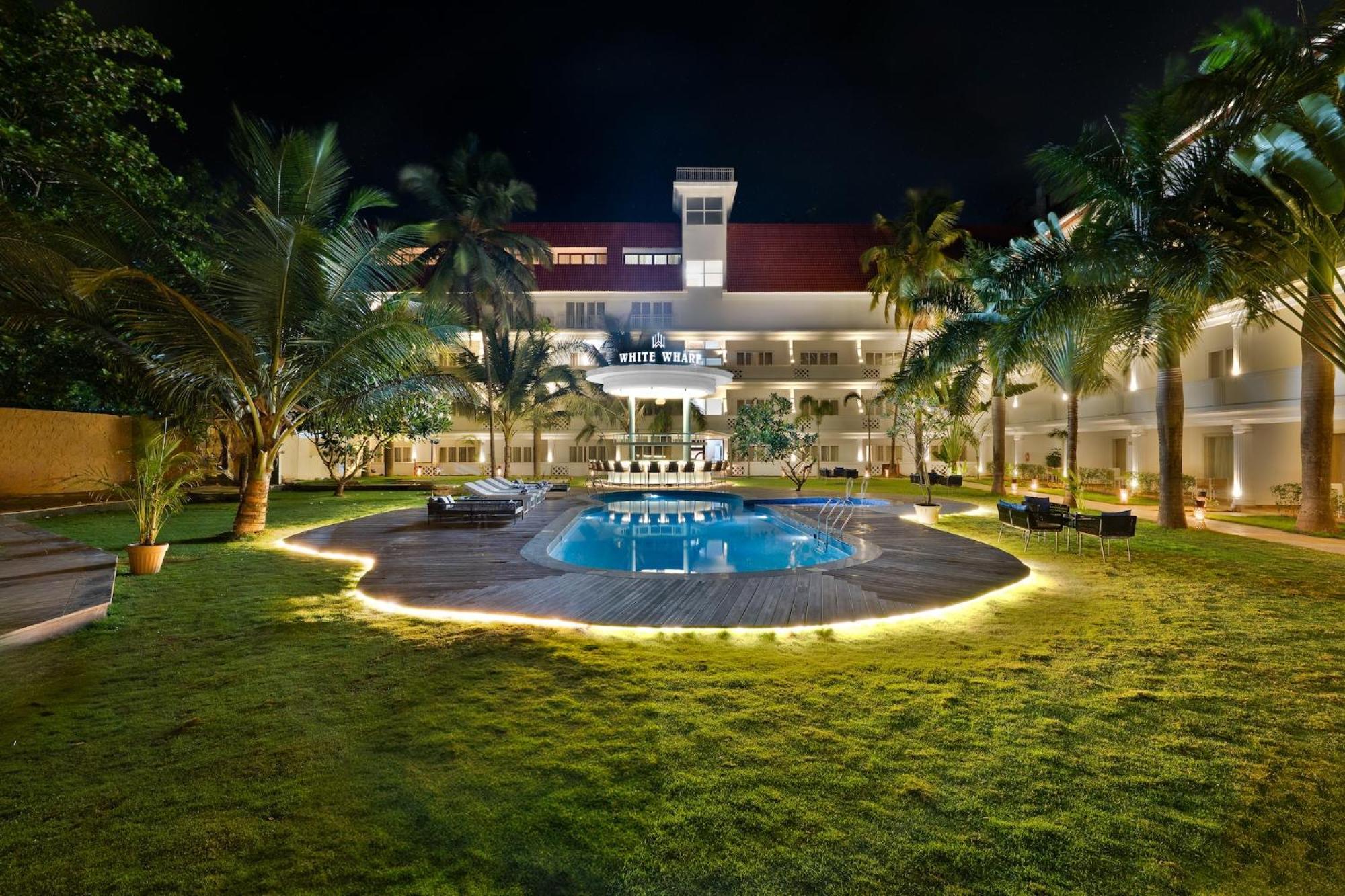 White Wharf Beach Resort Morjim Goa Exterior foto